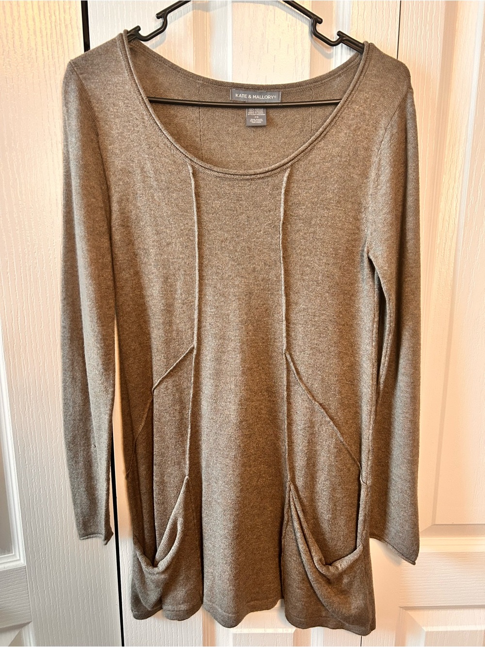 Kate & Mallory Women's Size XS Long Sleeve Knit Front Pockets Tunic Top Taupe